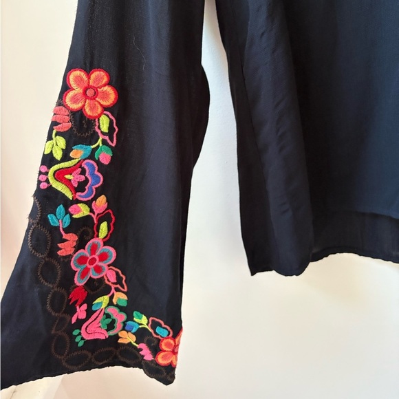 Misa Los Angeles Black Floral Embroidered Top - Picture 5 of 12